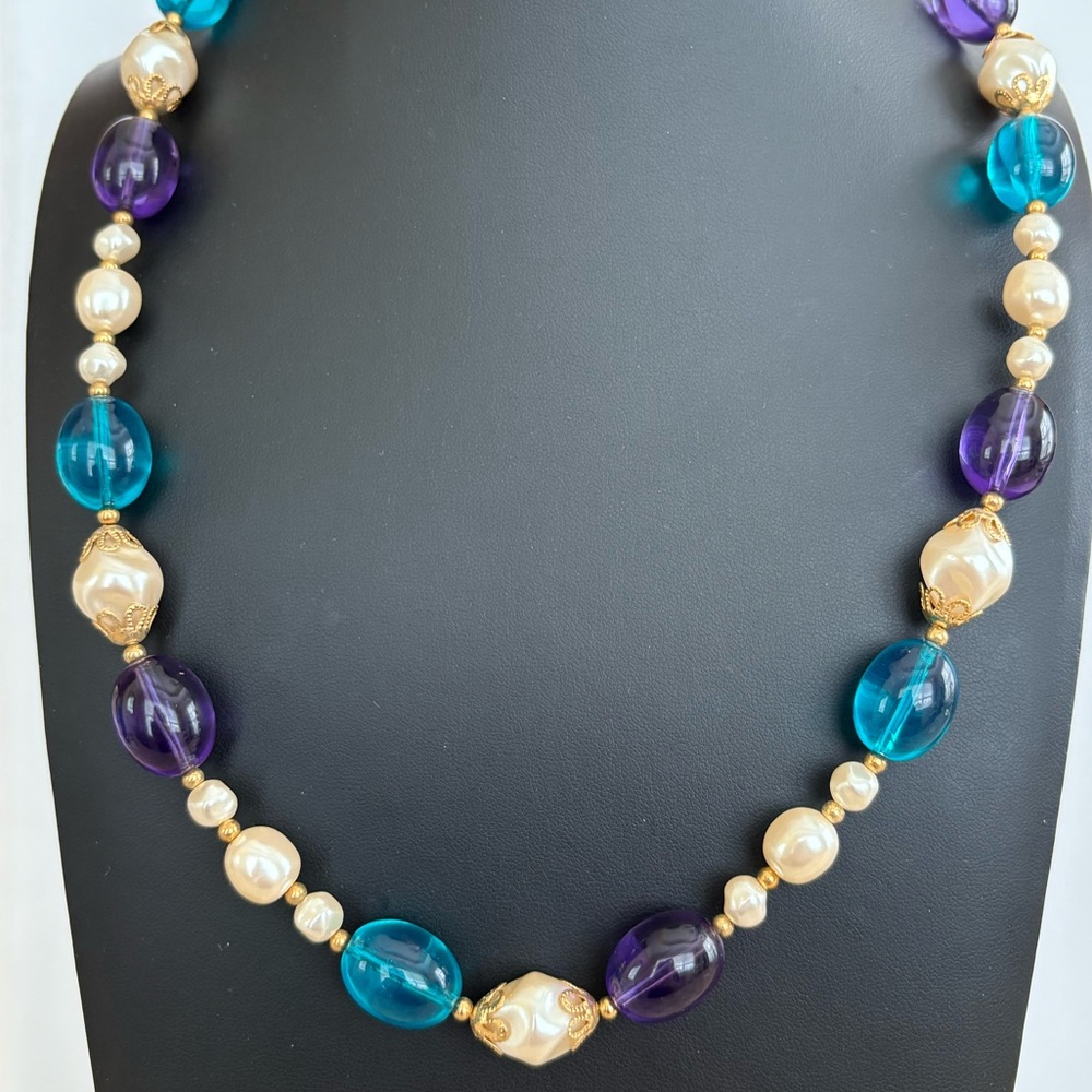 Trifari Vintage 24" Lucite faux pearl beaded necklace gold purple blue